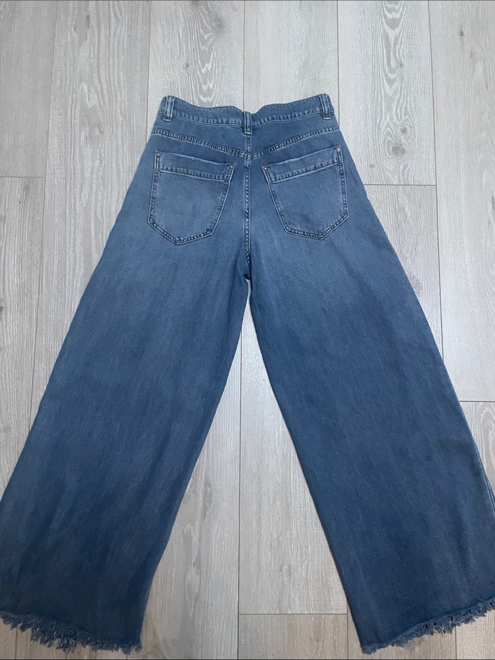 EASEL Wide-Leg Flared light weight Jeans- with some stretch - Picture 2 of 7